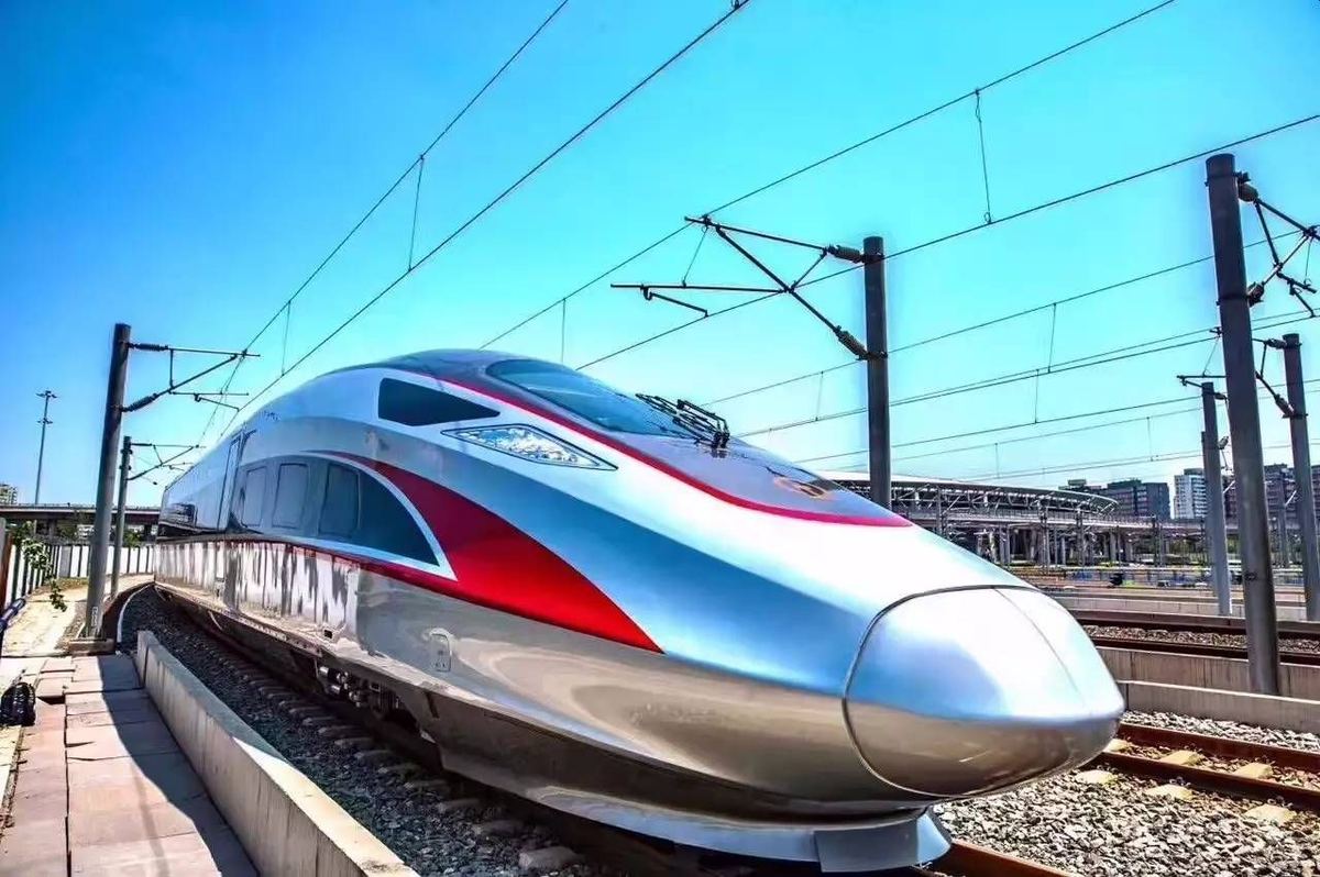 Xitoyda dunyodagi eng tez poyezd sinovdan o‘tdi 🚄