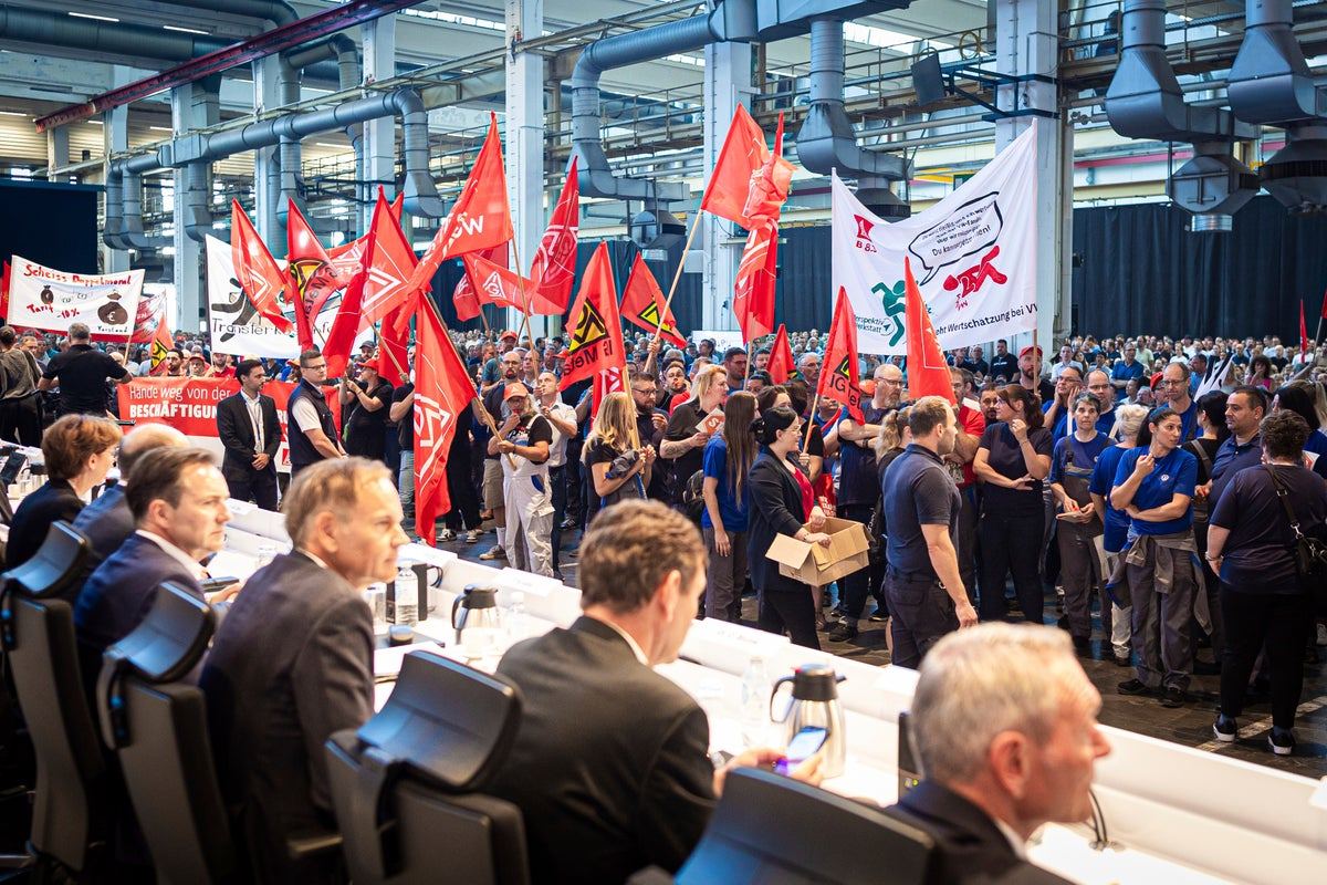 Volkswagen Germaniyadagi zavodlarini yopmoqchi 🏭