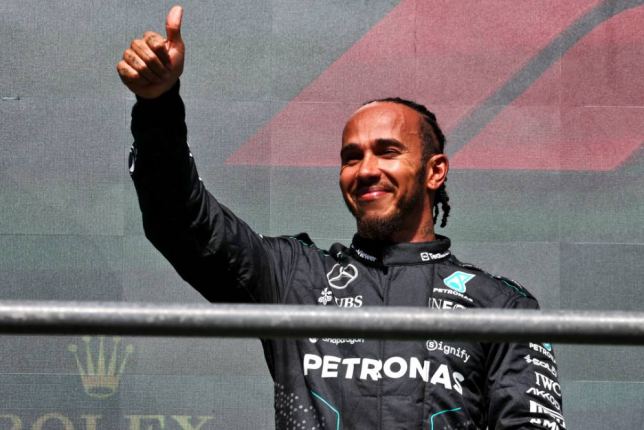 Jon Elkann: Hemilton Ferrari'ga g'alaba uchun kelmoqda 🏎