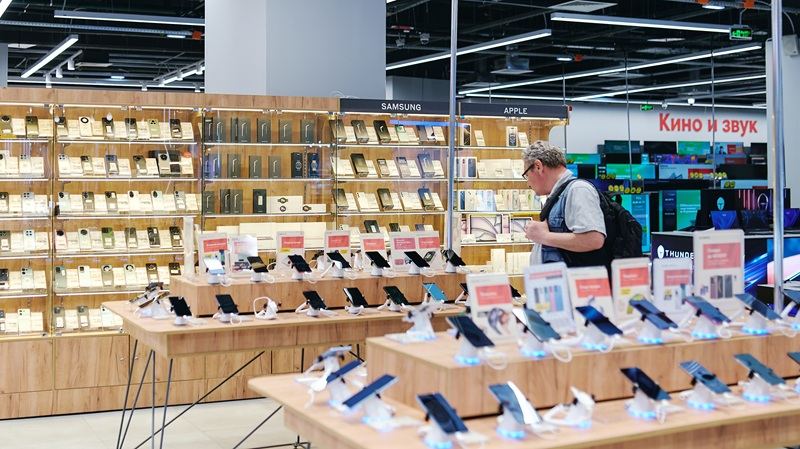 📱 Rossiyada smartfonlar savdosi kamaydi