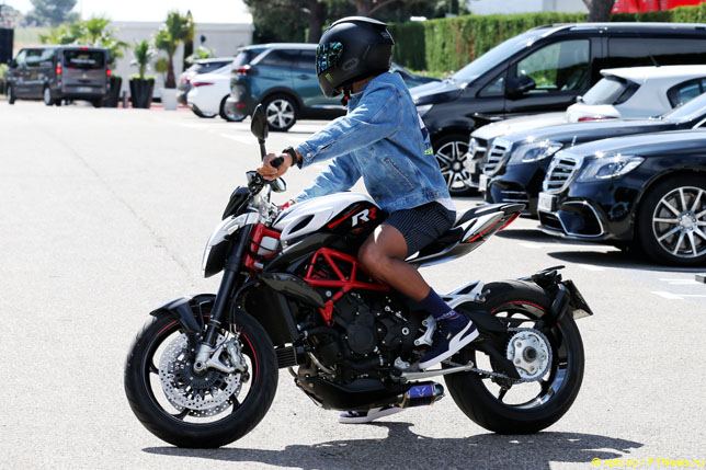 🏎 Xemilton MotoGP jamoasini sotib olmoqchi